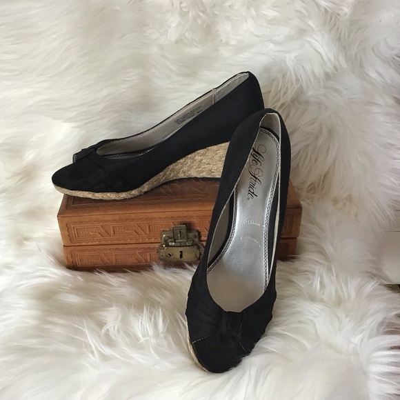 Life Stride black silk like peep toe wedge espadrilles RUNN 752827 size 8M - Picture 1 of 11